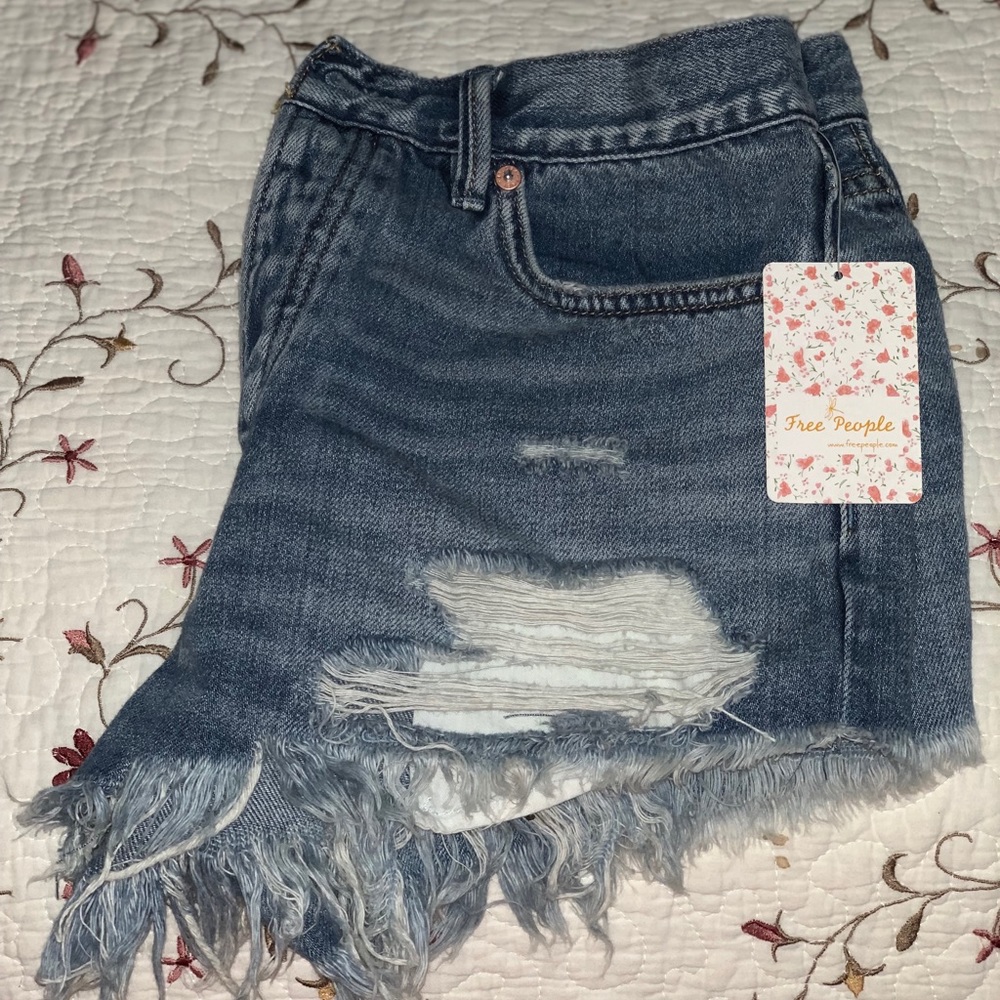 FREE PEOPLE High Waisted Denim Distressed shorts